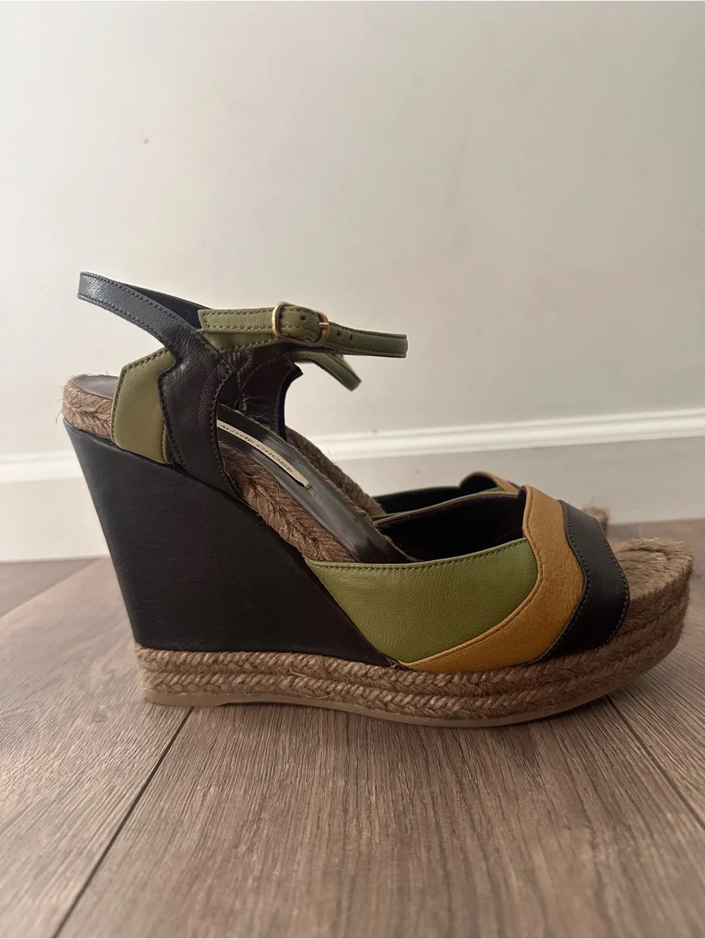 L'Autre Chose Green Multi-Color Leather Wedge Sandals